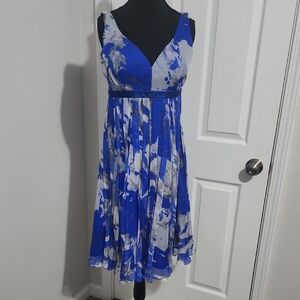 Blue and White V-Neck Sleeveless Midi Dress